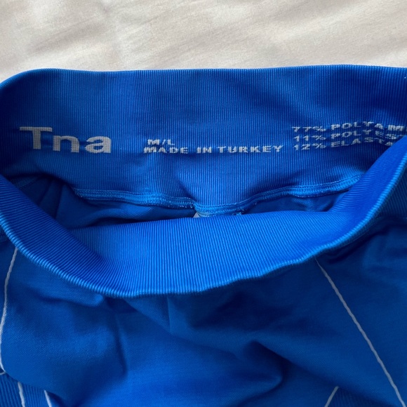 TNA - Back Bay Seamless Biker Short - M/L - Picture 6 of 12